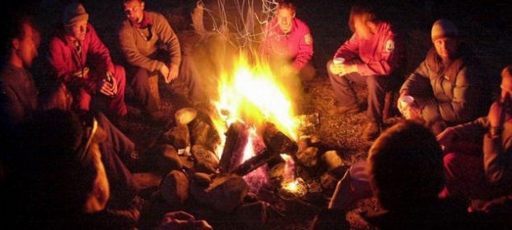 camp_fire_group_w640